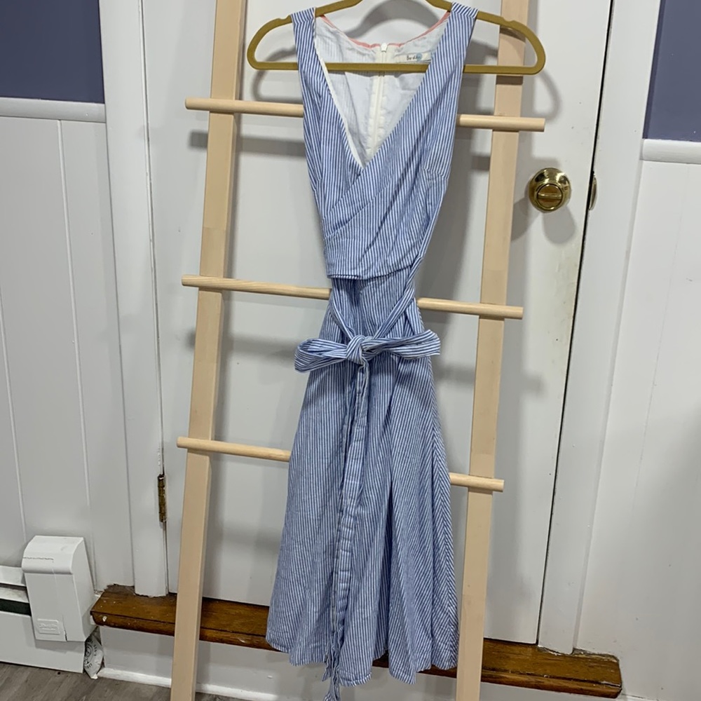 Boden sleeveless midi wrap dress. 6P